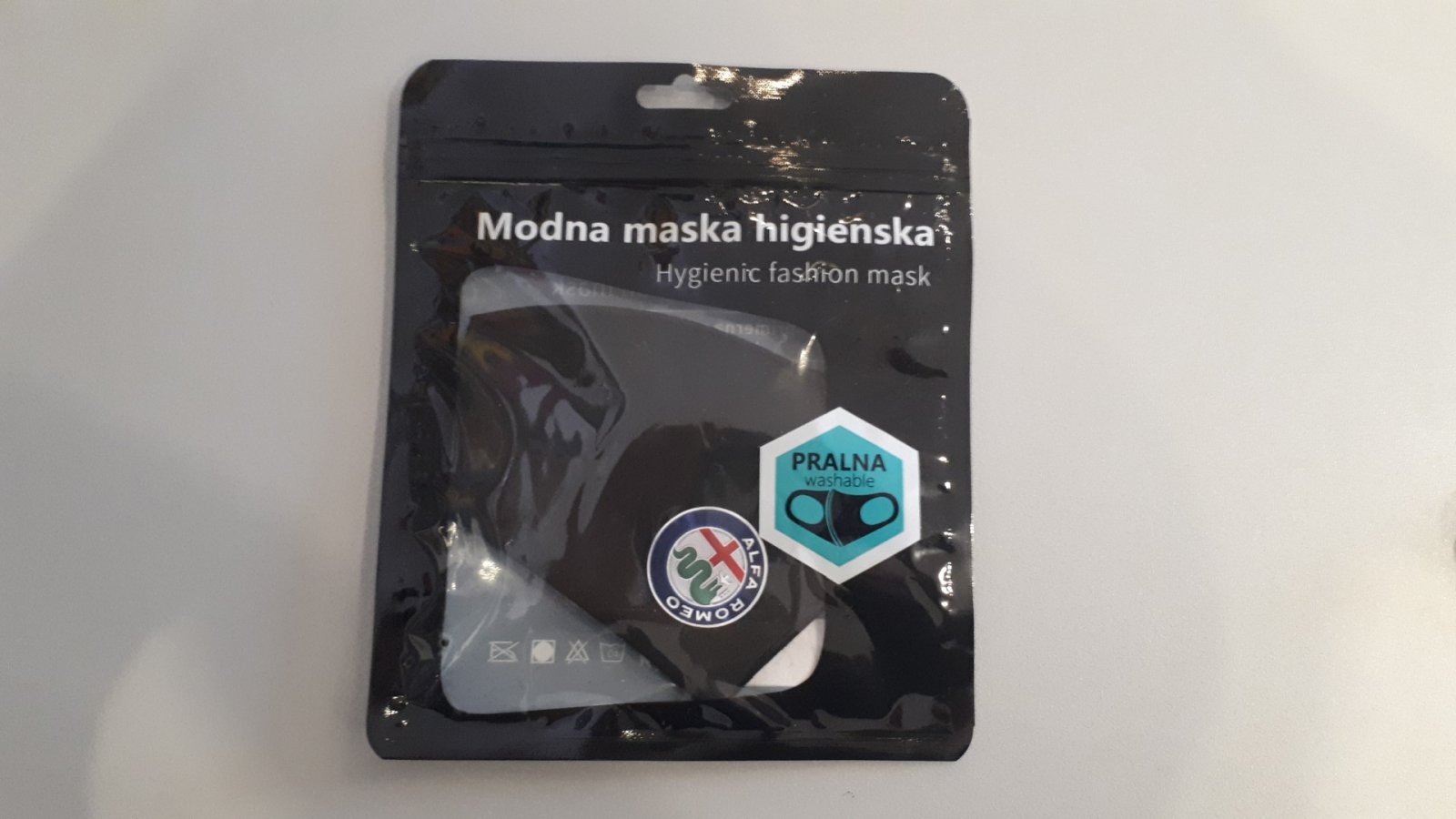 Modna Maska Alfa Romeo